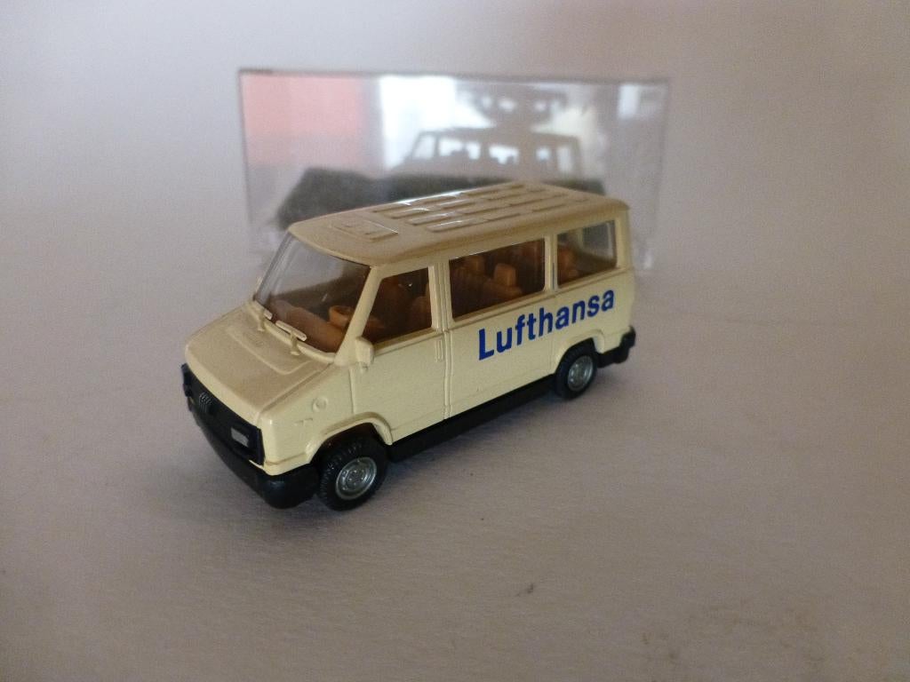 Praline Fiat Ducato Lufthansa, Ophalen of Verzenden, Zo goed als nieuw, Bus of Vrachtwagen, Overige merken