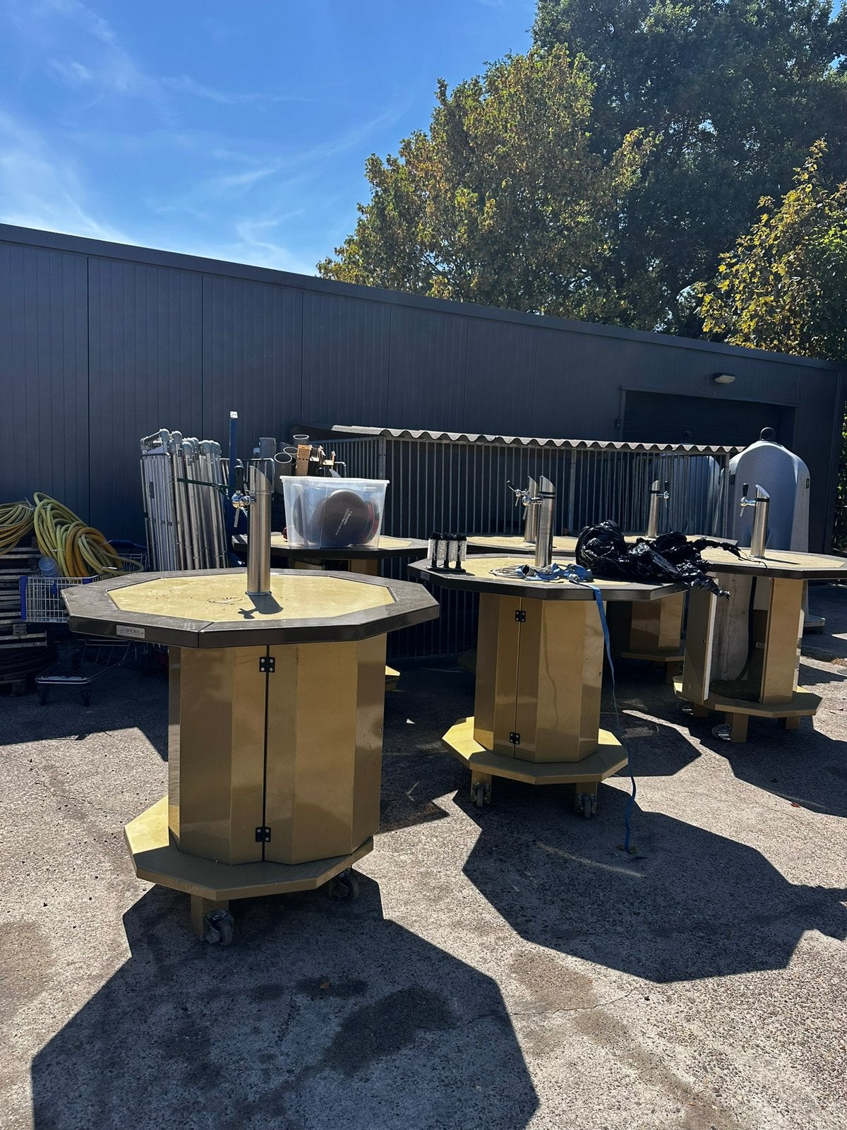 Hang tafel met ingebouwd biertap installatie, Witgoed en Apparatuur, Thuistaps, Ophalen, Zo goed als nieuw, Overige merken
