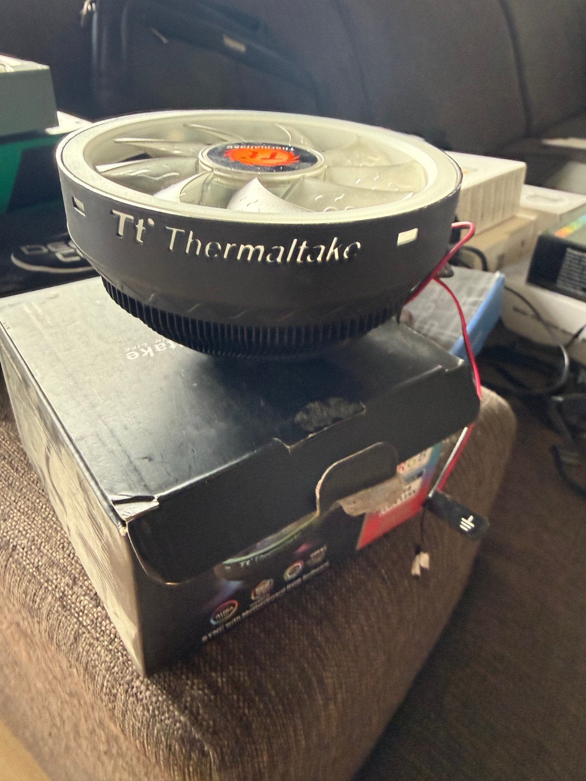 Thermaltake UX100 High Air Flow CPU Cooler RGB, Ophalen of Verzenden, Zo goed als nieuw, Luchtkoeling