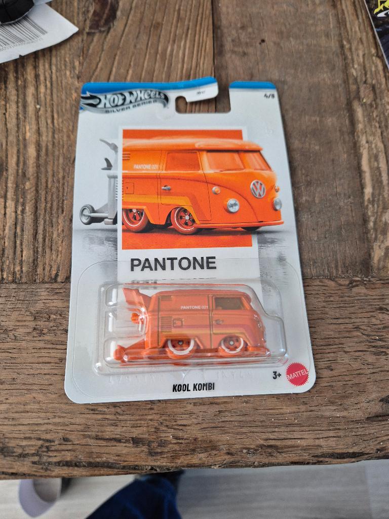 Hot wheels pantone kool kombi oranje, Ophalen of Verzenden, Nieuw, Auto