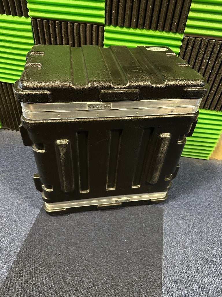 SKB double door flightcase 6HE, Muziek en Instrumenten, Behuizingen en Koffers, Ophalen of Verzenden, Zo goed als nieuw, Overige instrumenten