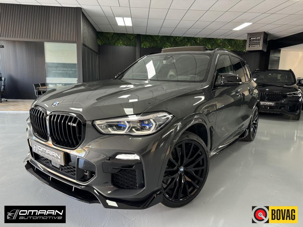 BMW X5 xDrive45e X5 M-Pakket 394PK M-Seats Laser (bj 2021), Auto's, BMW, Automaat, Gebruikt, Leder, Bedrijf