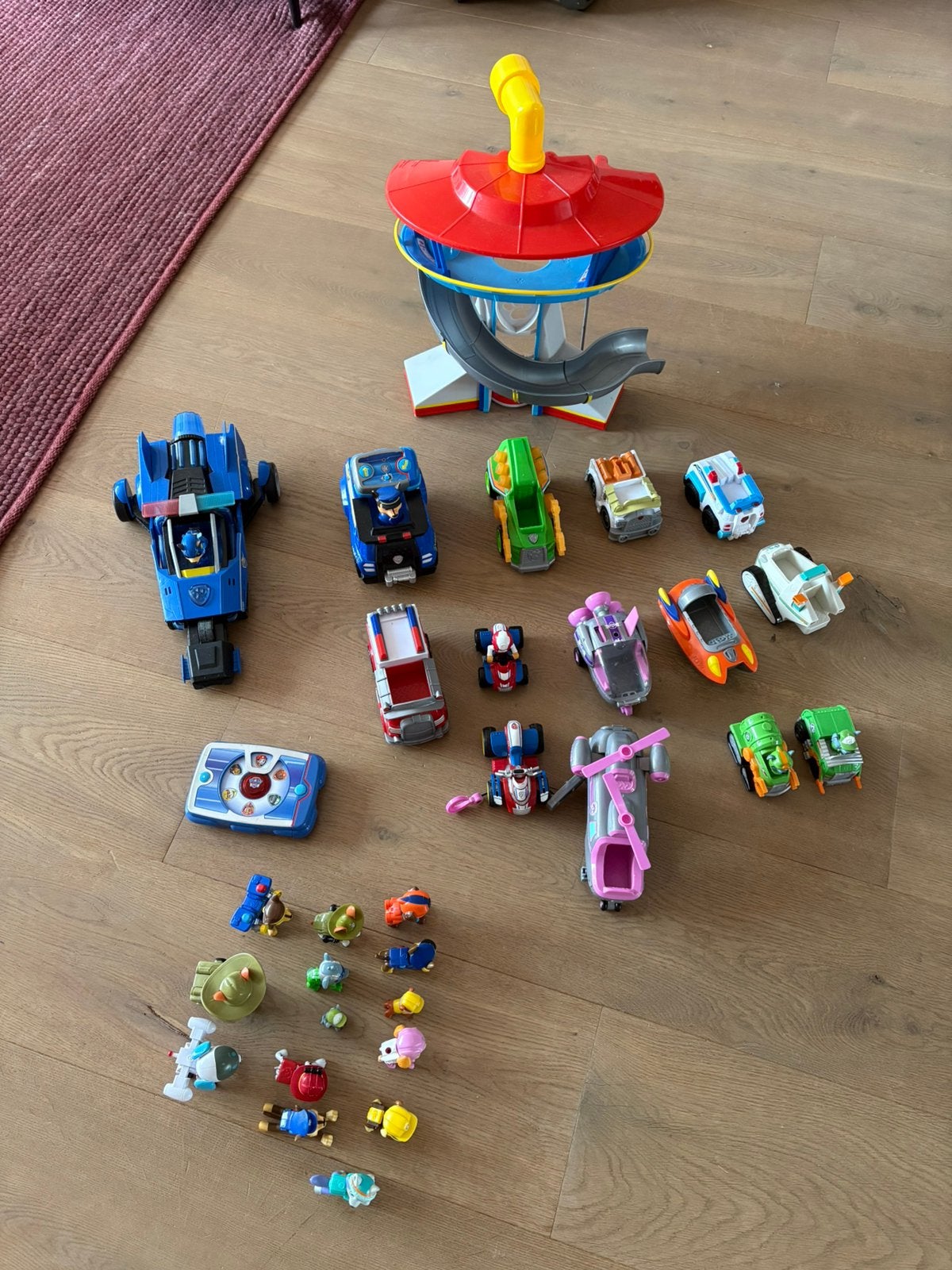 Paw Patrol:Mega set autos, figuren, uitkijktoren, Cruiser, Kinderen en Baby's, Ophalen of Verzenden, Gebruikt