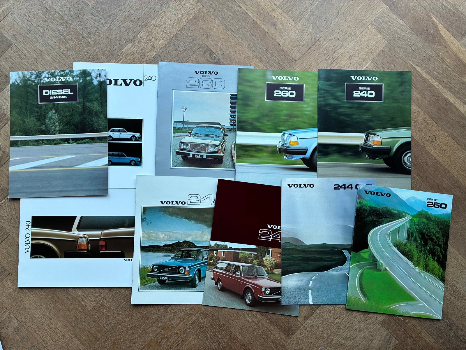 Volvo 240 / 260 brochures - 10 stuks, Verzenden, Zo goed als nieuw, Volvo
