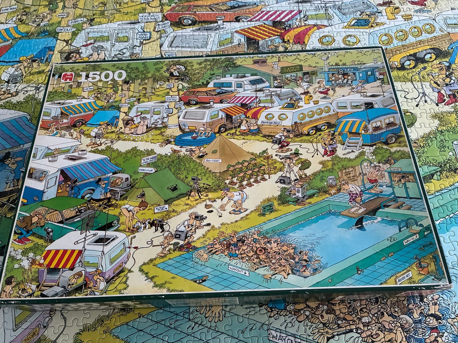 Jan van Haasteren puzzel - Camping Chaos - 1500 stukjes, Ophalen of Verzenden, 500 t/m 1500 stukjes, Zo goed als nieuw, Legpuzzel