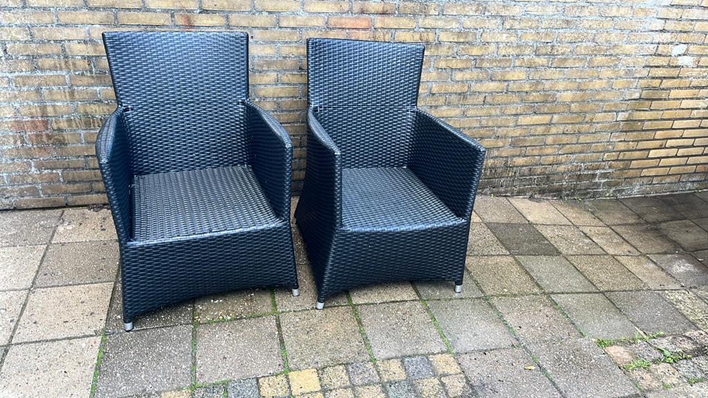 2x Zwarte Wicker Tuinstoelen - Gebruikt maar Goede Staat, Tuin en Terras, Tuinstoelen, Ophalen, Gebruikt, Wicker