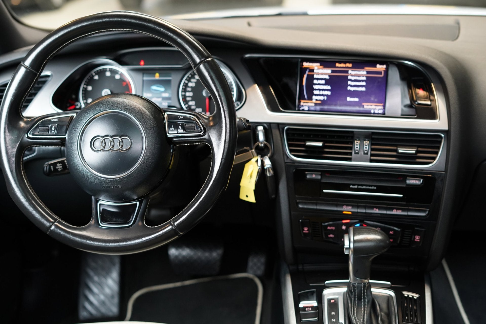 Audi A4 Avant 1.8 TFSI Pro Line | AUTOMAAT | XENON | SCHUIF-, Auto's, Audi, Euro 5, Gebruikt, 4 cilinders, 1505 kg