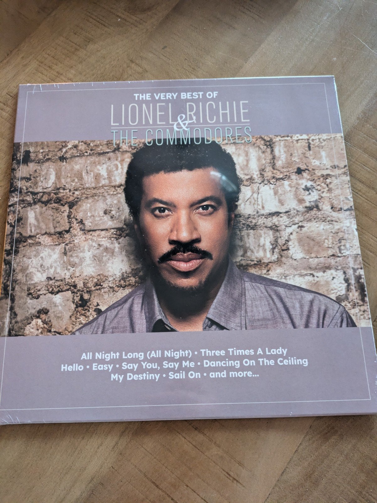 Lionel Richie & The Commodores - The Very Best Of (LP), Colored vinyl, Ophalen of Verzenden, Nieuw in verpakking, LP