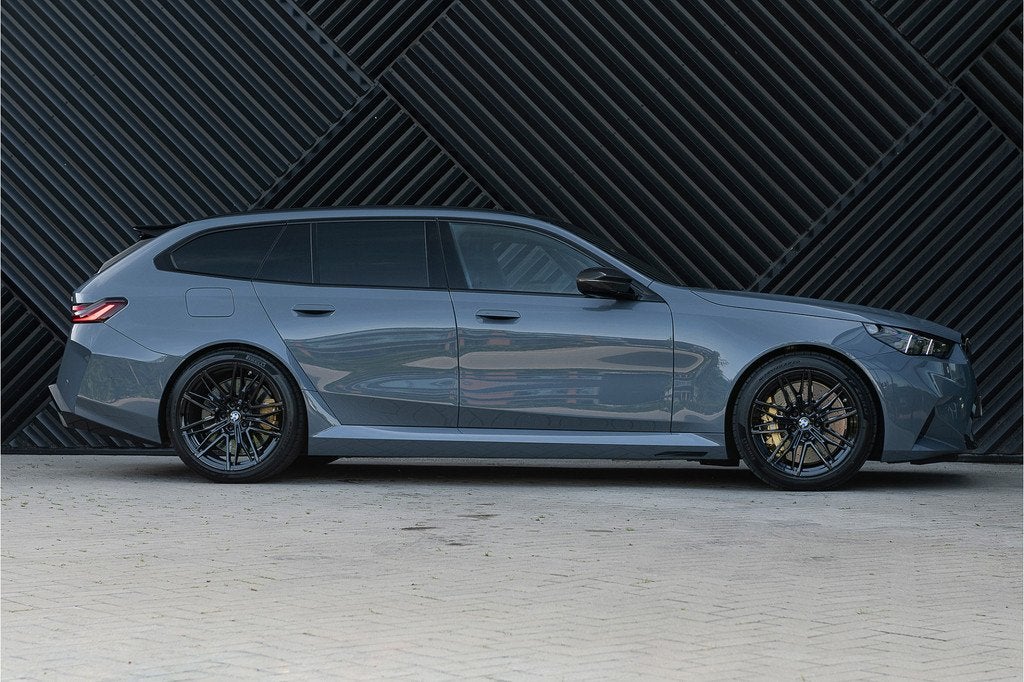 BMW M5 Touring V8 Hybride M Keramisch Pano Alcant.Hemel Bowe, Gebruikt, 2000 kg, Vierwielaandrijving, 5-Serie