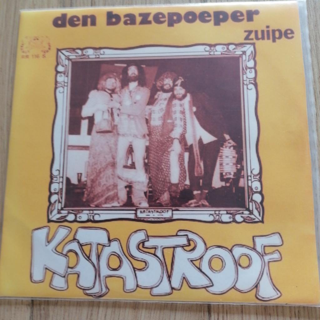 Katastroof /den bazepoeper, Cd's en Dvd's, Ophalen of Verzenden, Gebruikt, Overige formaten, Levenslied of Smartlap