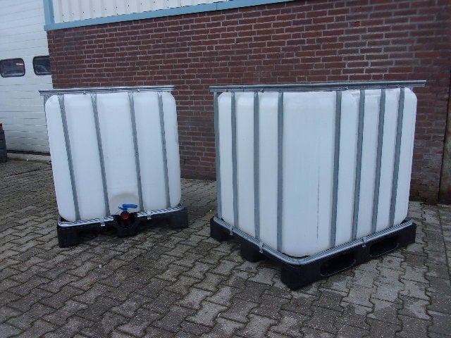 Ibc watertank vloeistoftank 1000 liter. Meerdere op voorraad, 150 liter of meer, Ophalen, Gebruikt, Kunststof