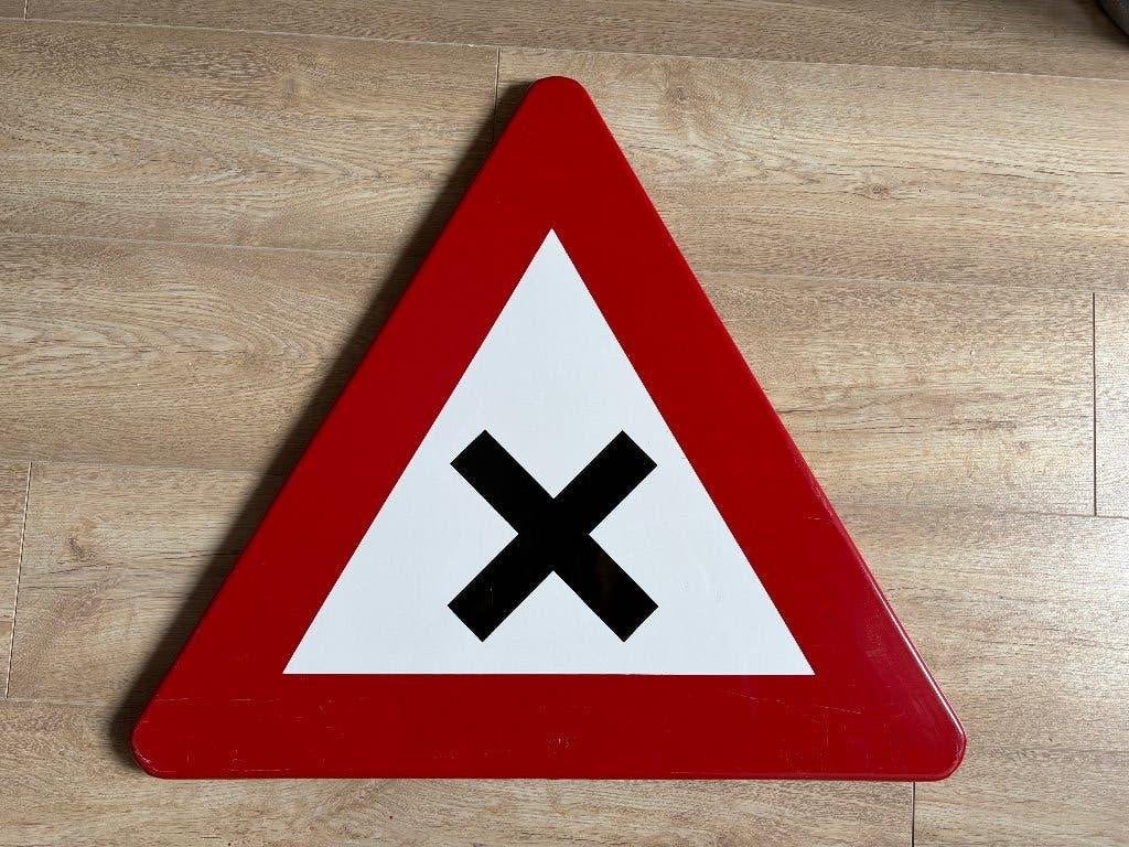 Verkeersbord gevaarlijk kruispunt 67 x 67 x 67 cm, Ophalen, Gebruikt