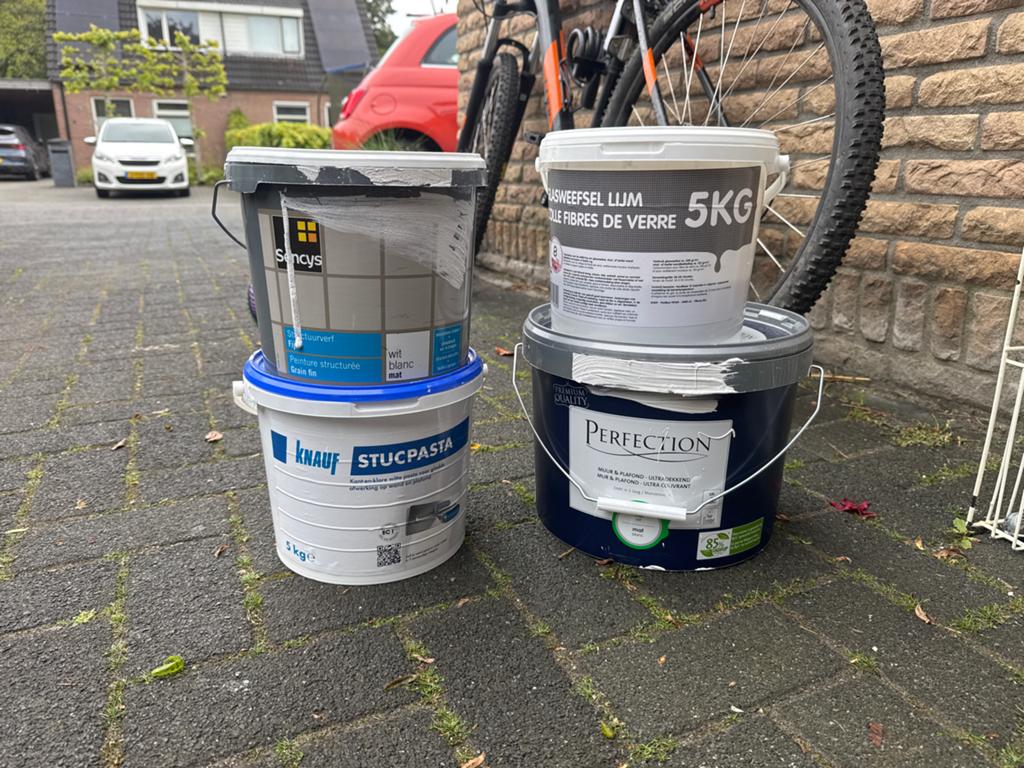 Gratis verf, lijm en stucpasta - gebruikt, Doe-het-zelf en Verbouw, Ophalen, Gebruikt, Wit, Verf