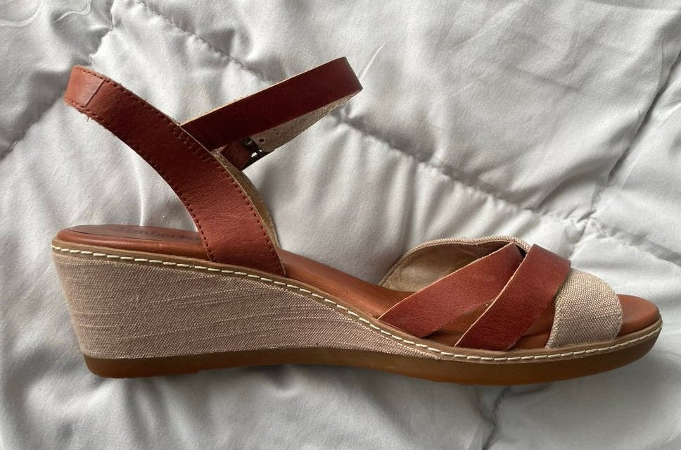 Timberland Earthkeepers Sandalen met sleehak maat 41, Kleding | Dames, Schoenen, Bruin, Zo goed als nieuw, Sandalen of Muiltjes