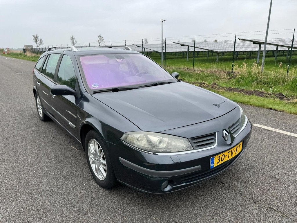 Renault Laguna Grand Tour 2.0-16V Tech Line, Auto's, Voorwielaandrijving, 135 pk, Gebruikt, 4 cilinders