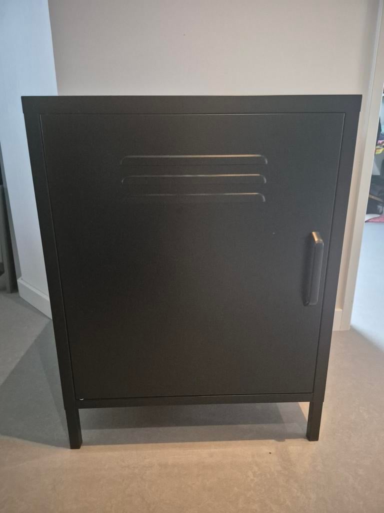 Zwart lockerkastje met legplank 2x, Huis en Inrichting, Kasten | Lockerkasten, Ophalen