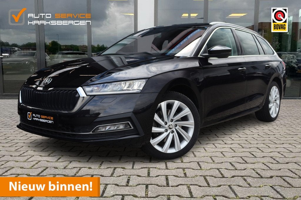 Skoda Octavia Combi 1.4 TSI iV PHEV Business Edition | Camer, Stof, Gebruikt, Zwart, Plug-in hybride