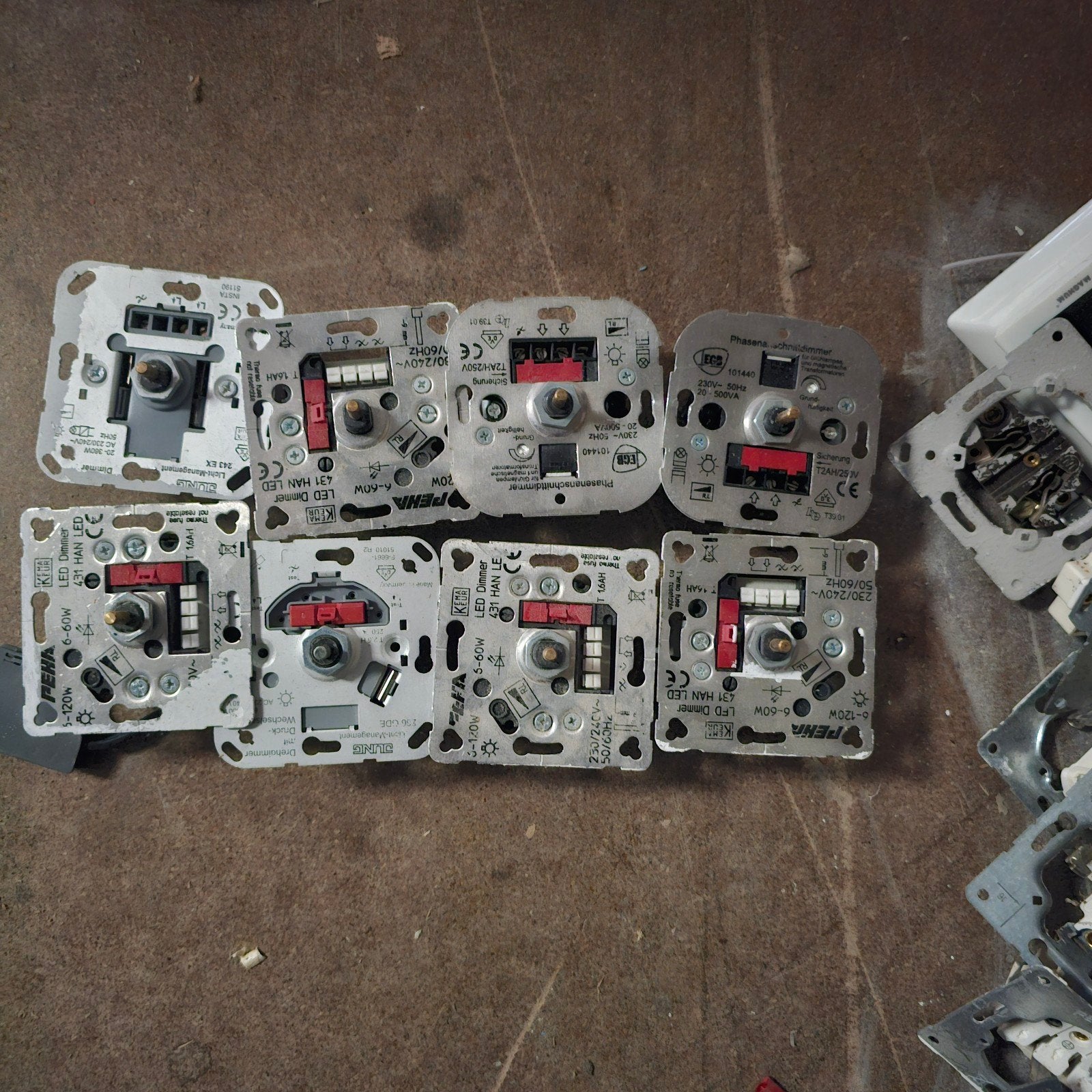 Elektrisch schakelmateriaal: dimmers, stopcontacten, Ophalen, Gebruikt, Overige merken, Dimmer