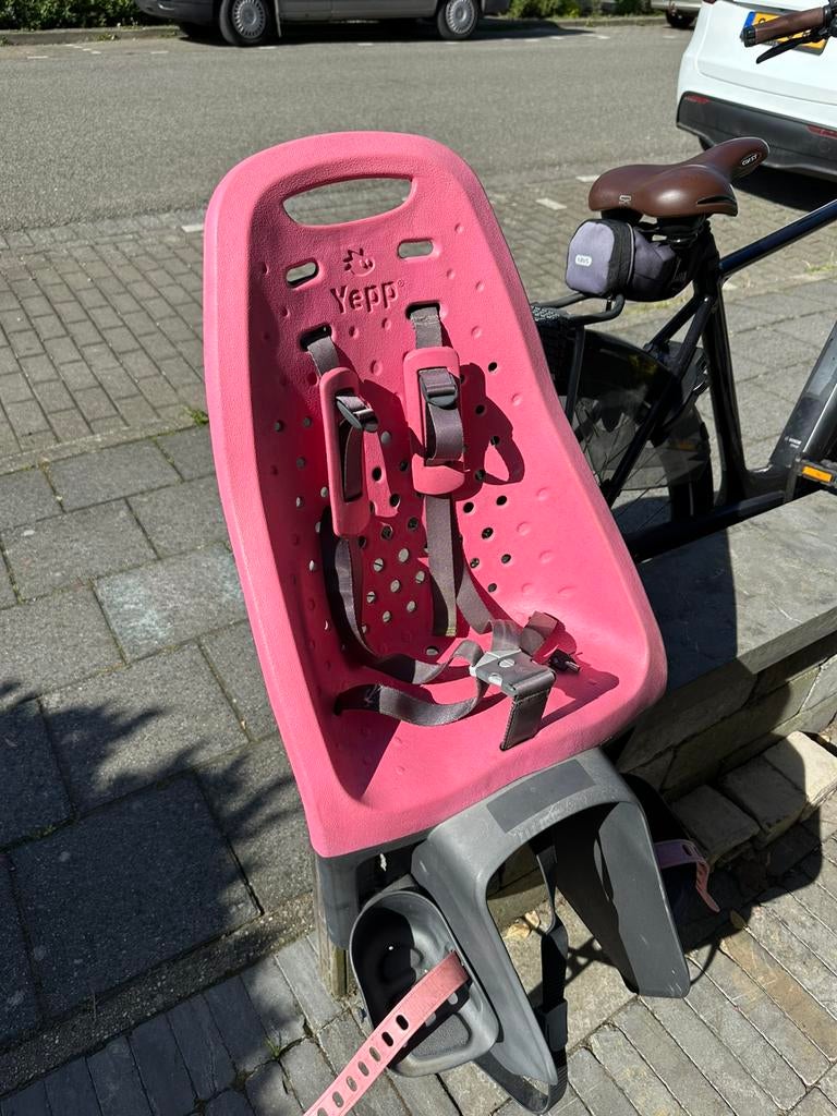 Thule Yepp achterzitje roze easyfit met 2 sleutels, Achterzitje, 9 t/m 18 kg, Ophalen of Verzenden, Gebruikt