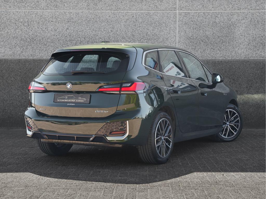 BMW 2 Serie Active Tourer 225e xDrive |M-pakket |Sportstoele, Auto's, BMW, Automaat, 1800 kg, Gebruikt, Leder en Stof