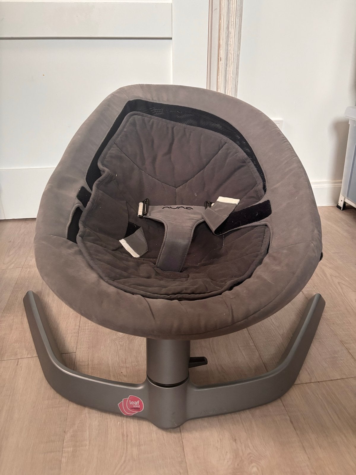 Nuna Leaf Wipstoel - Duurzaam, Veilig en Motorvrij, Gebruikt, Wipstoel, Met gordel(s) of riempje(s), Ophalen