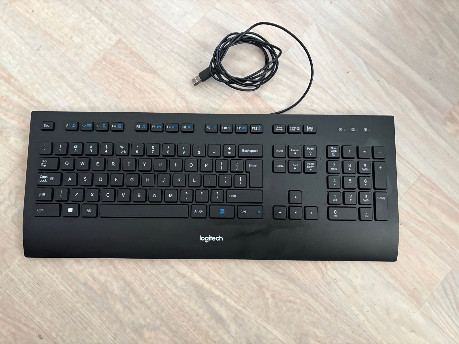 Logitech K280e Bedraad Toetsenbord - QWERTY, Computers en Software, Toetsenborden, Multimediatoetsen, Ophalen of Verzenden, Zo goed als nieuw
