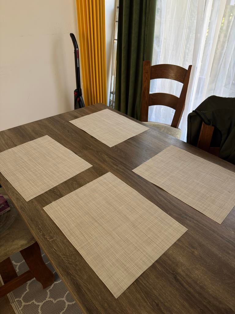 Set van 4 houten eetkamerstoelen met stoffen zitting, Gebruikt, Bruin, Ophalen of Verzenden, Vier
