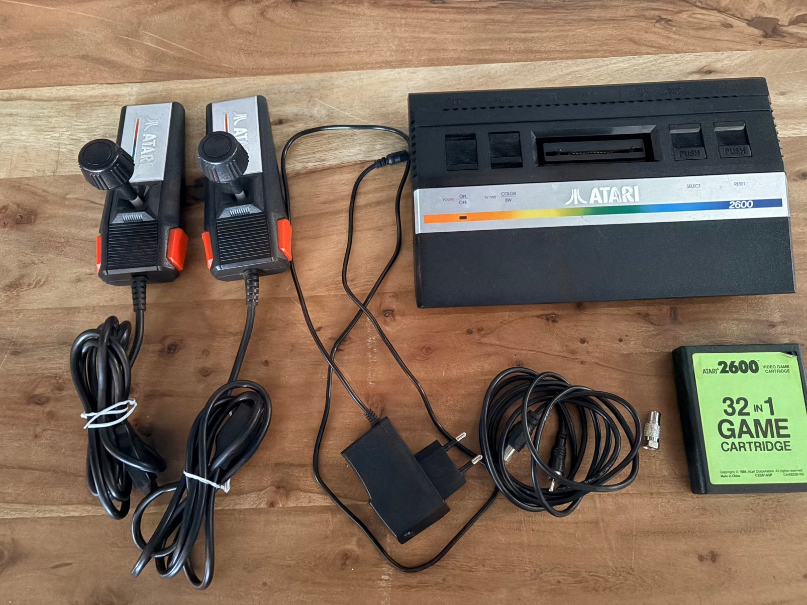 Atari 2600, Spelcomputers en Games, Spelcomputers | Atari, Met games, Met 2 controllers, Ophalen of Verzenden, Zo goed als nieuw