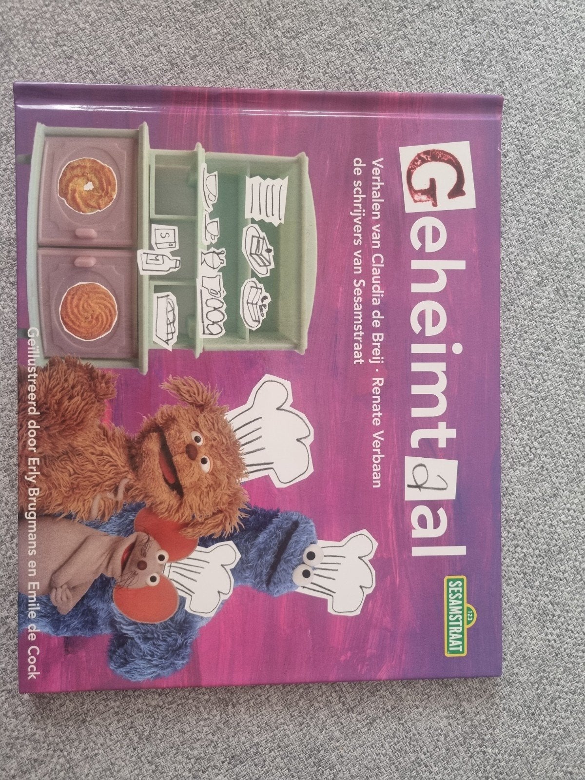 Geheimtaal - Sesamstraat voorleesboek, Ophalen of Verzenden, Zo goed als nieuw, Claudia de Breij, Renate Verbaan, 2 tot 3 jaar
