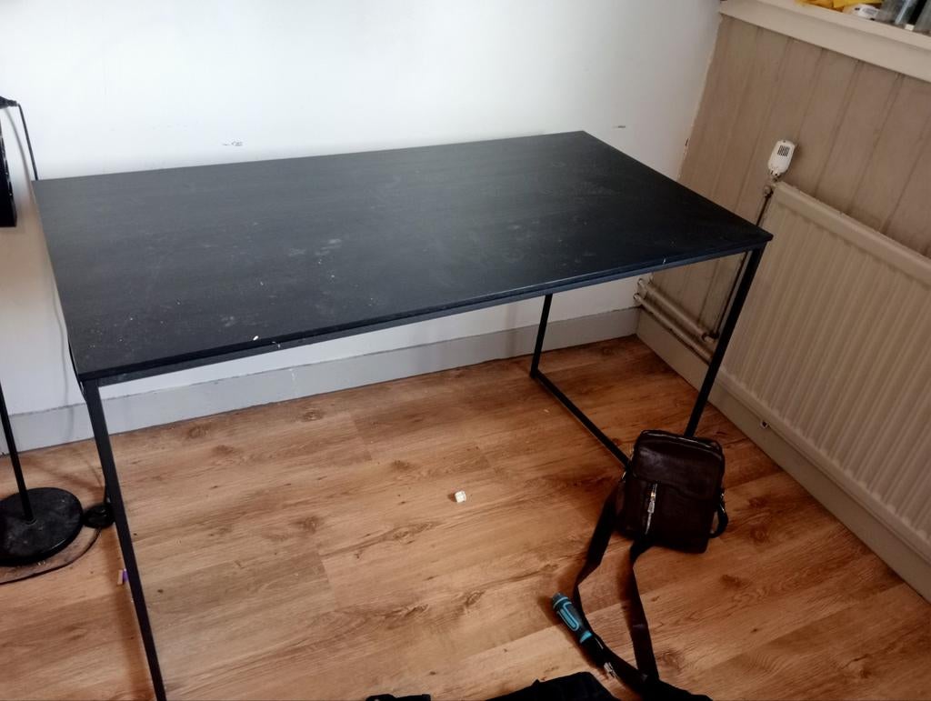 Black table, Ophalen, Zo goed als nieuw