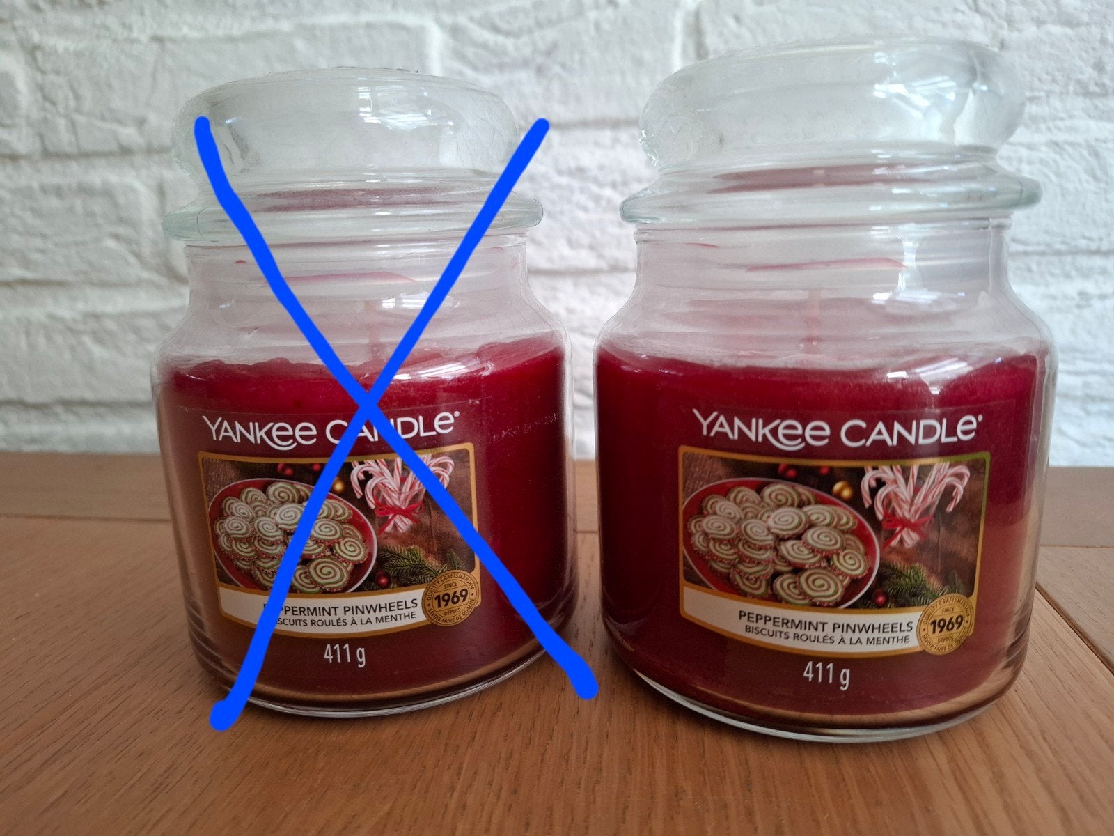 Yankee Candle Peppermint Pinwheels. Medium Jar. Per stuk:, Ophalen of Verzenden, Nieuw, Rood, Kaars