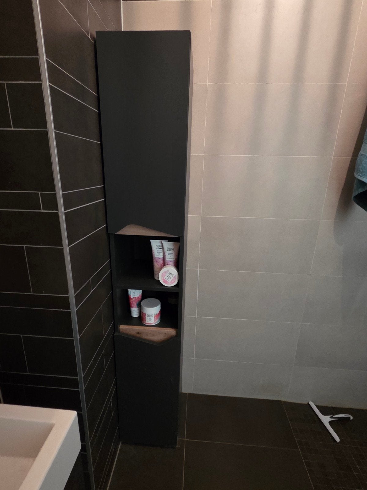 Moderne badkamerkast - 1,5 jaar oud, Ophalen, (Half)hoge kast, Minder dan 50 cm, Zo goed als nieuw