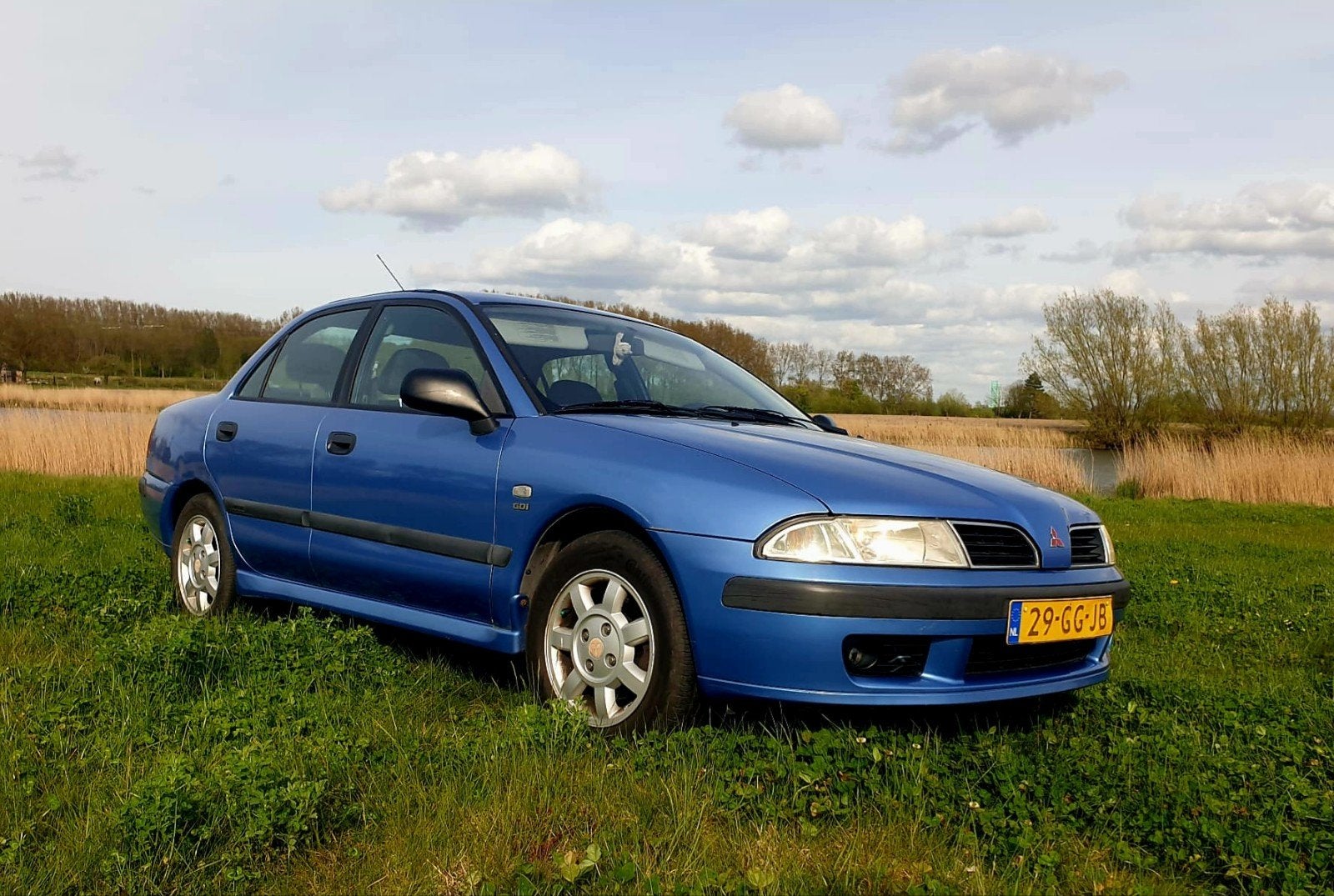 Mitsubishi Carisma 1.8 Avance SDN 2000 Blauw, Voorwielaandrijving, 4 cilinders, 1834 cc, Blauw