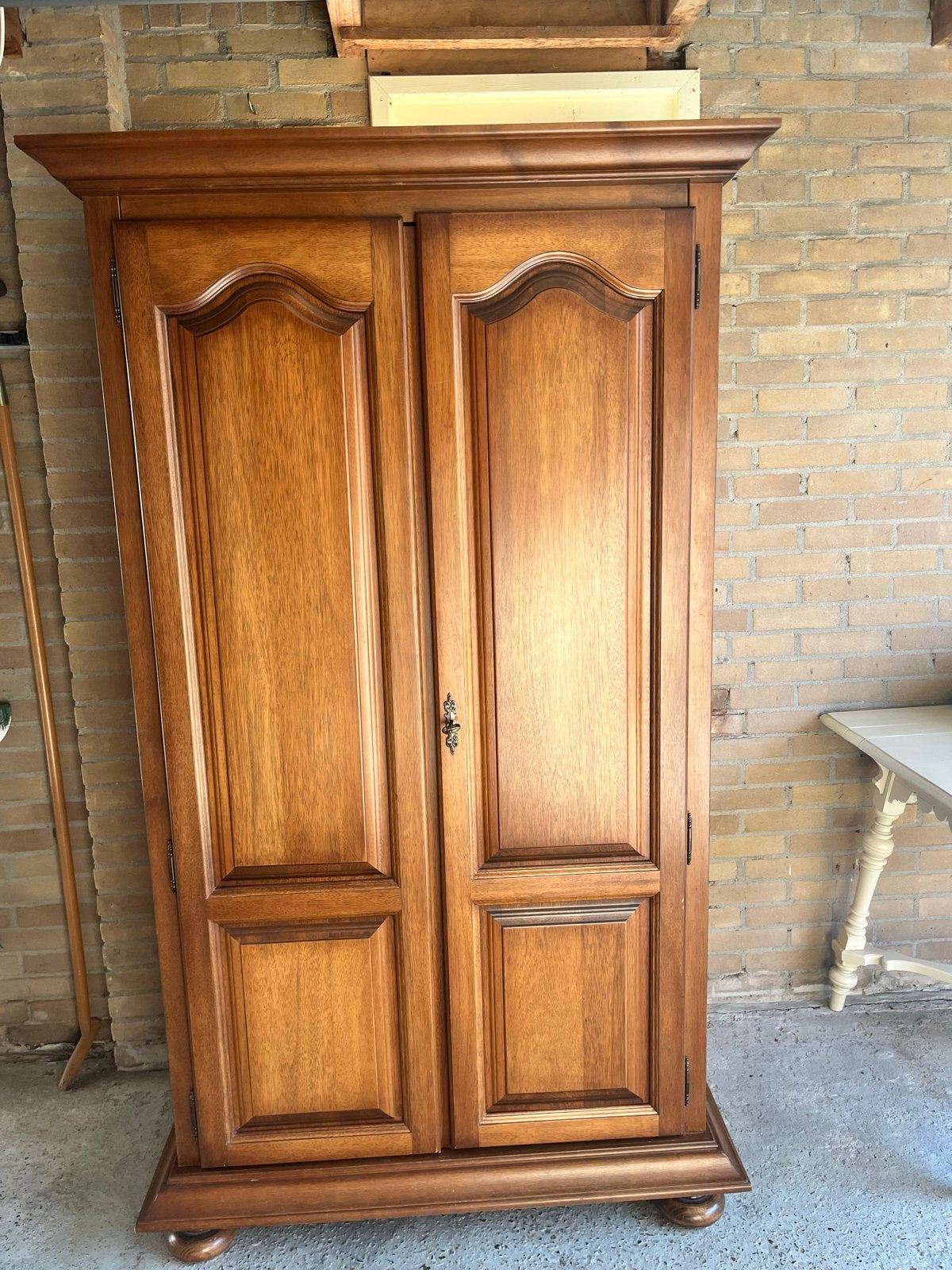 Mooie houten linnenkast met legplanken, Huis en Inrichting, Ophalen, Gebruikt, 100 tot 150 cm, 150 tot 200 cm
