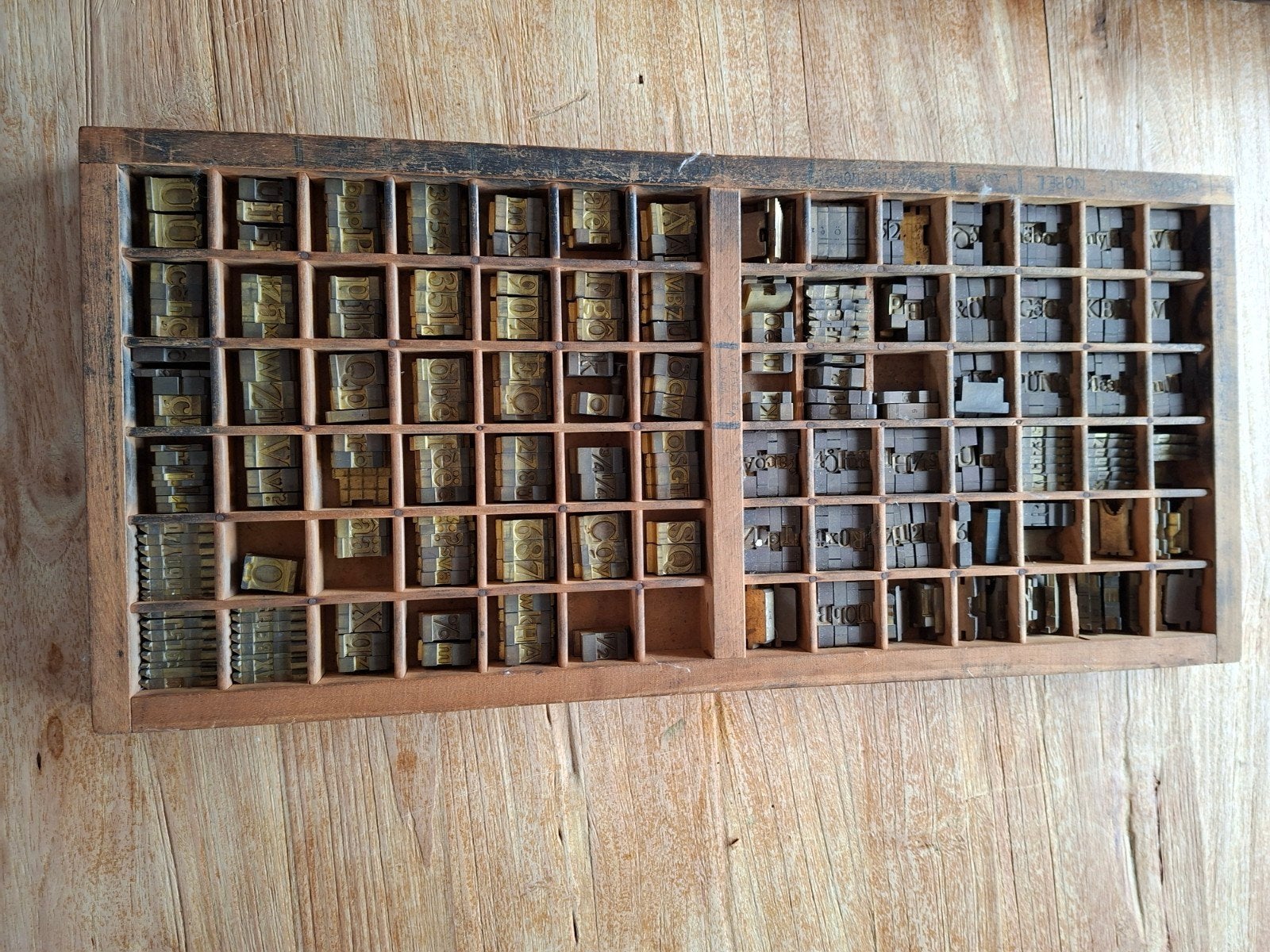 Antieke Tetterode Letterbak met Origineel Lood, Ophalen of Verzenden