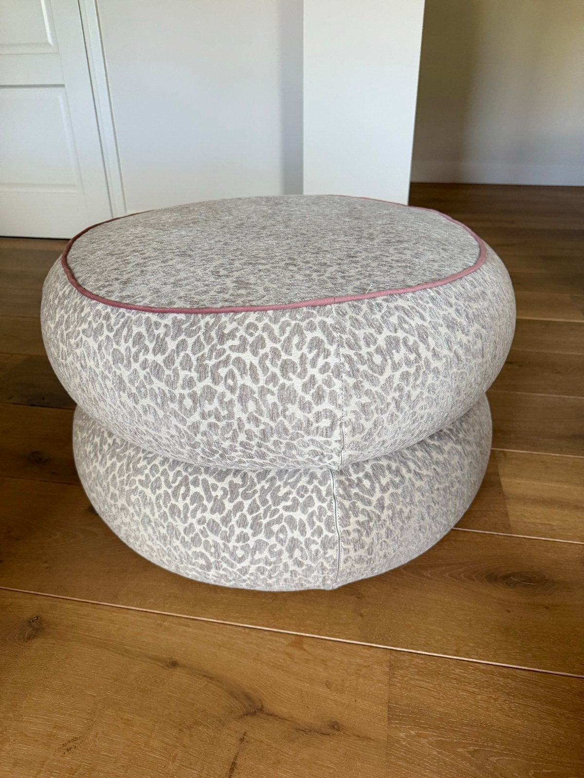 Karwei Poef Jade Beige Stof 66 cm - Nieuw, Huis en Inrichting, Ophalen, Rond, Zo goed als nieuw, Stof