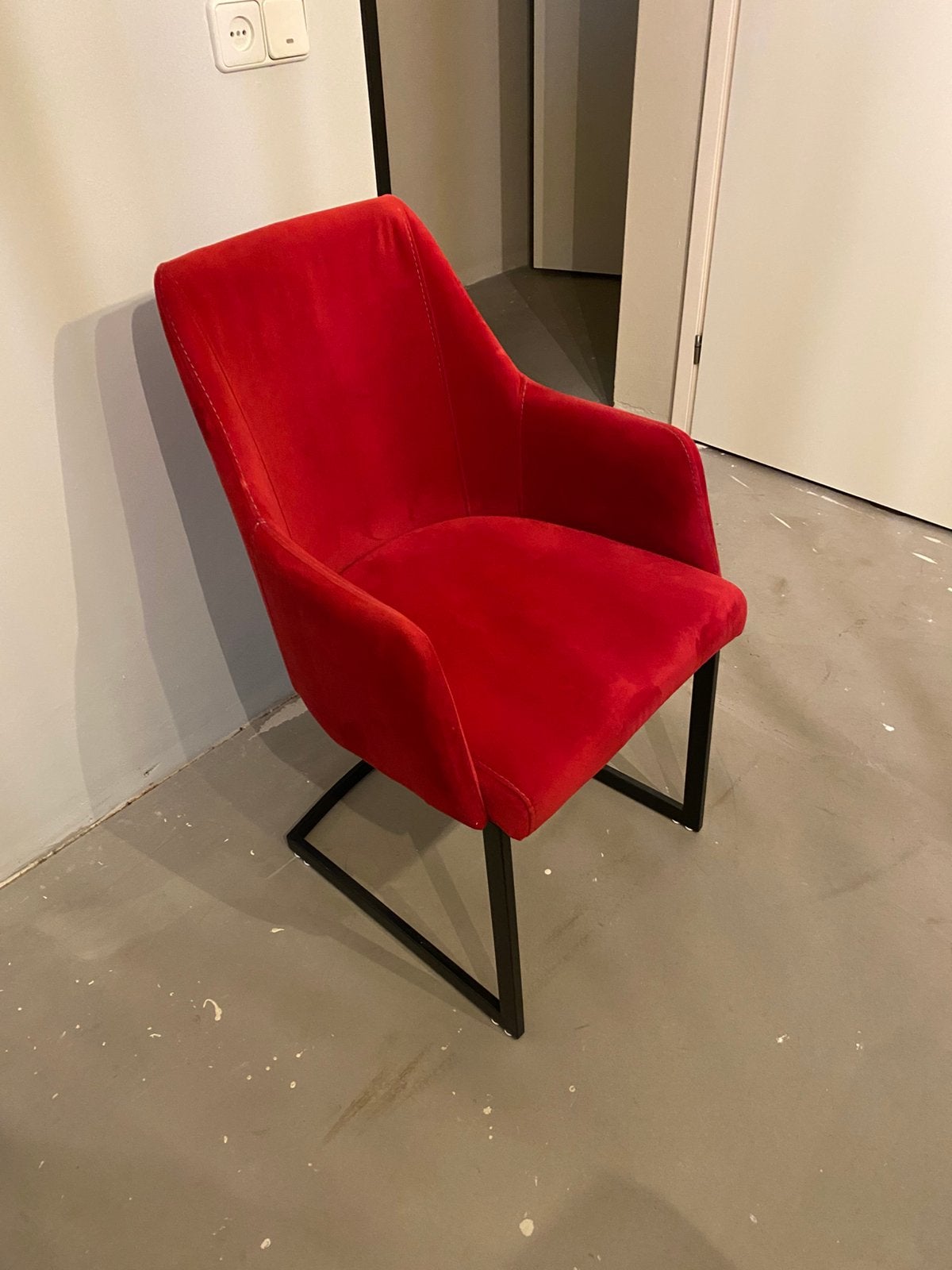 Te koop 4 rood fluwelen eerkamer stoelen, Ophalen, Gebruikt, Vier, Rood