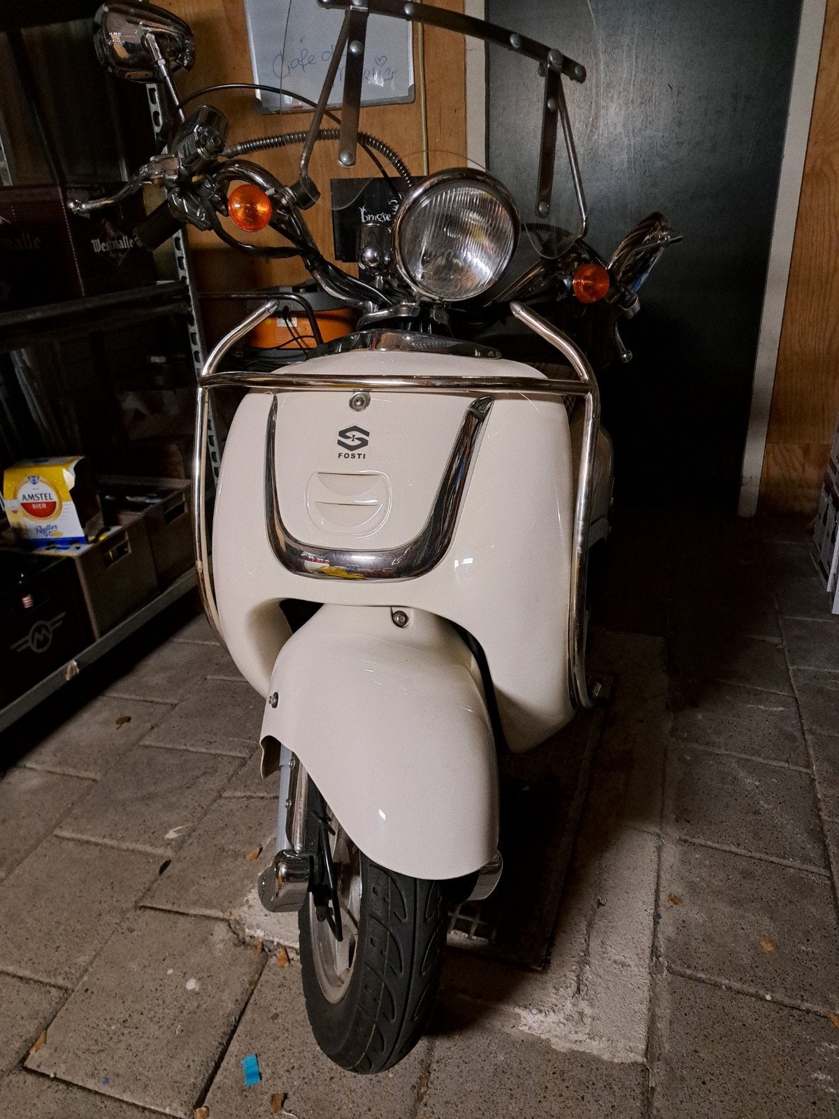 Fosti Grande Retro Scooter - Crème, Zo goed als nieuw, Fietsen en Brommers, Brommeronderdelen | Snorfietsen, Ophalen, Zo goed als nieuw