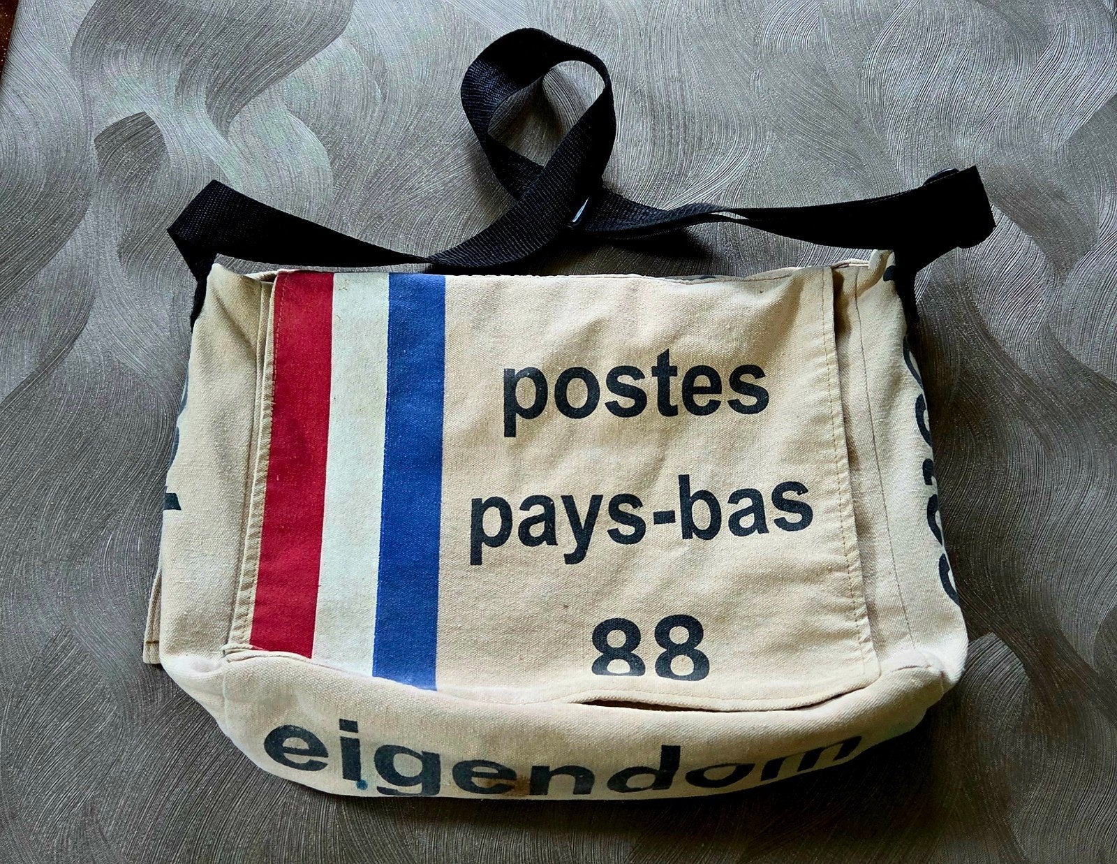 Unieke PTT Post tas - Vintage look met bloemenprint, Sieraden, Tassen en Uiterlijk, Tassen | Schoudertassen, Ophalen of Verzenden
