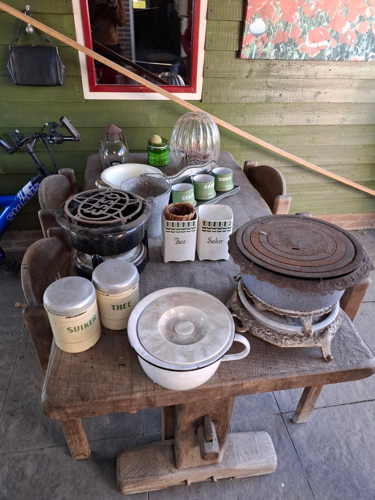 Diverse antieke en vintage huishoudelijke artikelen, Ophalen