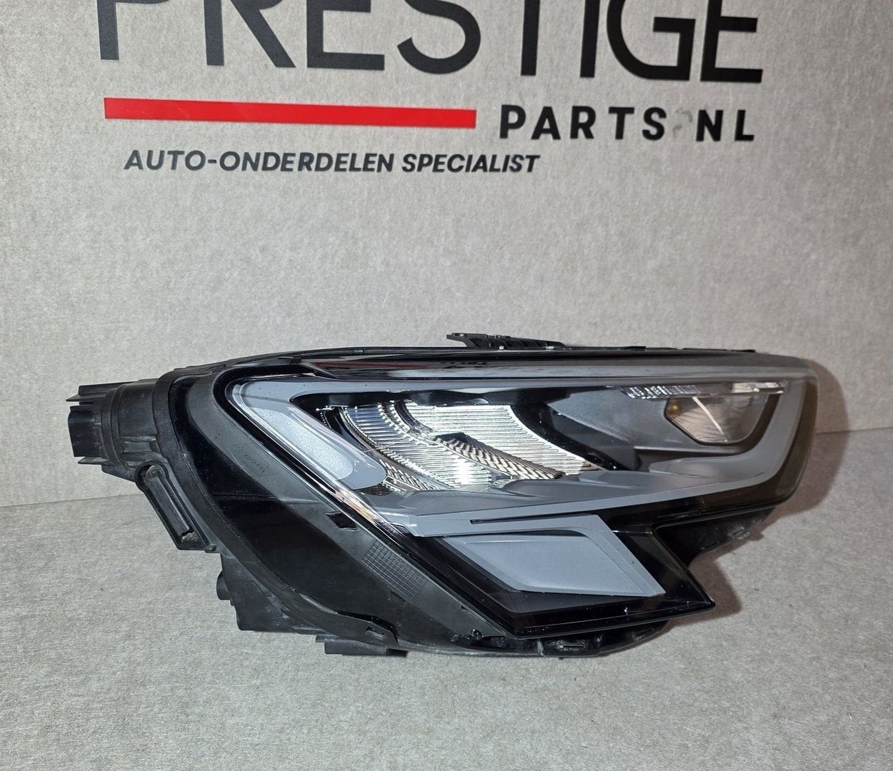 Koplamp Audi A3 8Y LED Rechts Origineel Compleet 8Y0941012C, Gebruikt, -, Ophalen of Verzenden, -