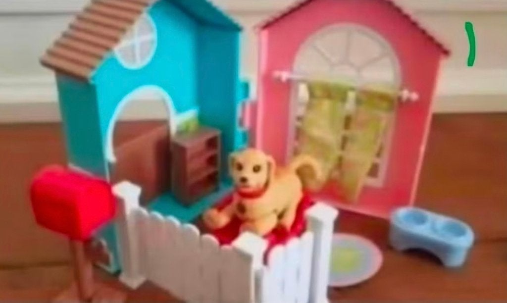 Mattel 2005- Barbie- hond met hok en spullen- set compleet, Verzamelen, Ophalen, Zo goed als nieuw
