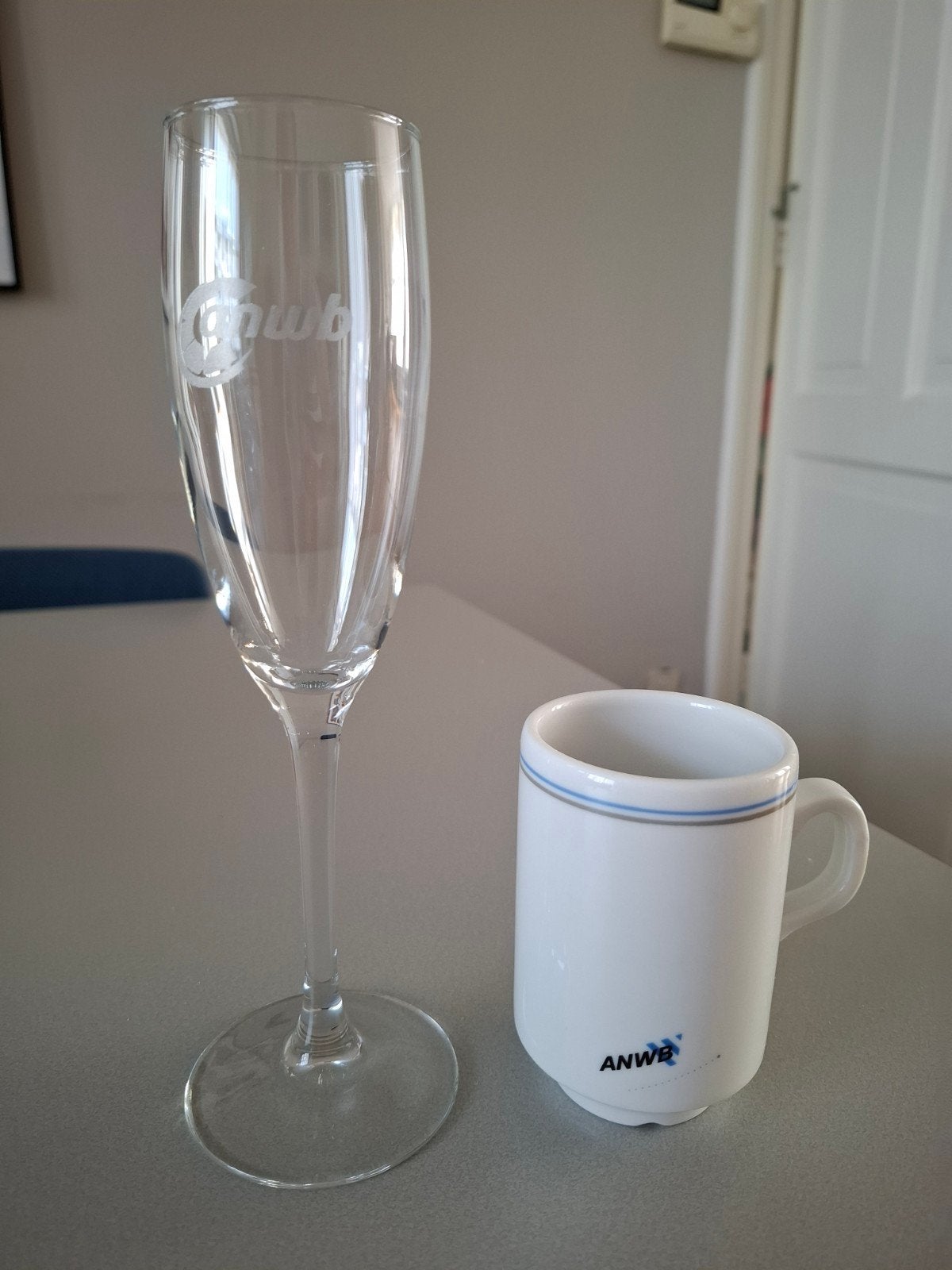 ANWB Glas en ANWB Royal Mosa Maastricht Mok/kopje, Ophalen of Verzenden, Porselein, Overige stijlen, Kop(pen) en/of Schotel(s)
