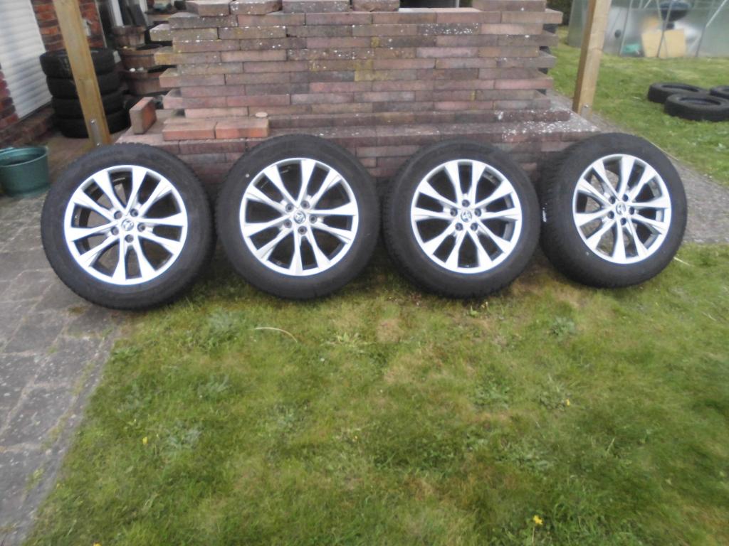18 inch Toyota Rav 4 aluvelgen met winterbanden, 18 inch, Gebruikt, Banden en Velgen, Terreinwagen
