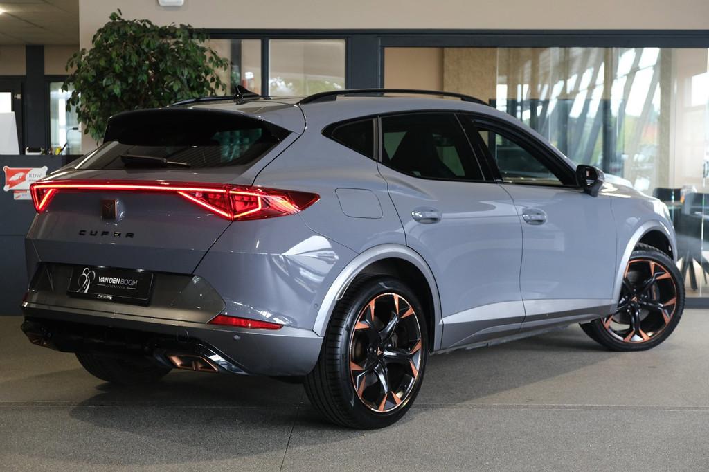 CUPRA Formentor 1.4 e-Hybrid VZ Copper 245PK Acc Cam Navi Le, Gebruikt, Zwart, 4 cilinders, Formentor