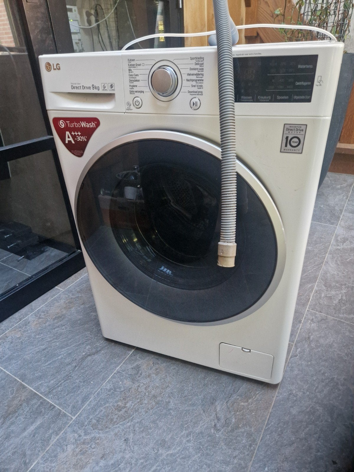 GRATIS. LG wasmachine , voor onderdelen, Ophalen, Niet werkend, 85 tot 90 cm