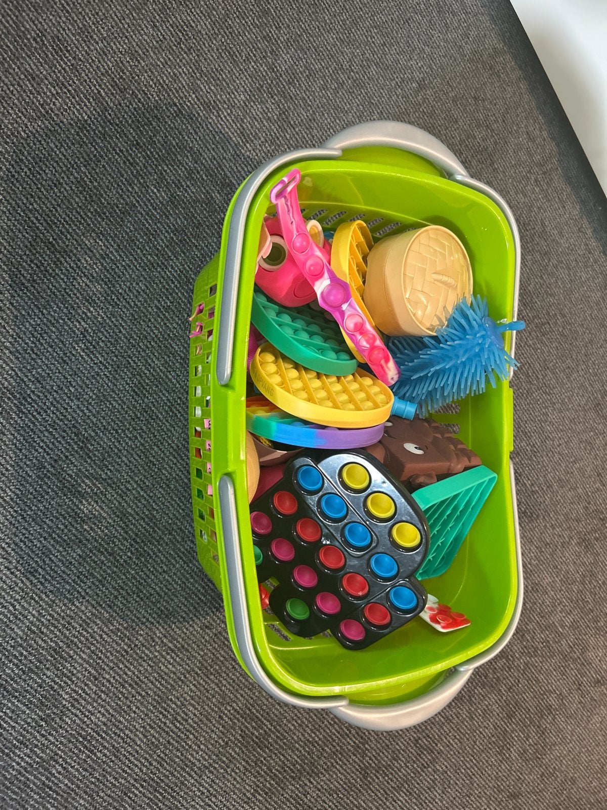 Mand vol met fidget toys - Pop-its, Simple Dimple en meer!, Ophalen, Zo goed als nieuw, Jongen of Meisje