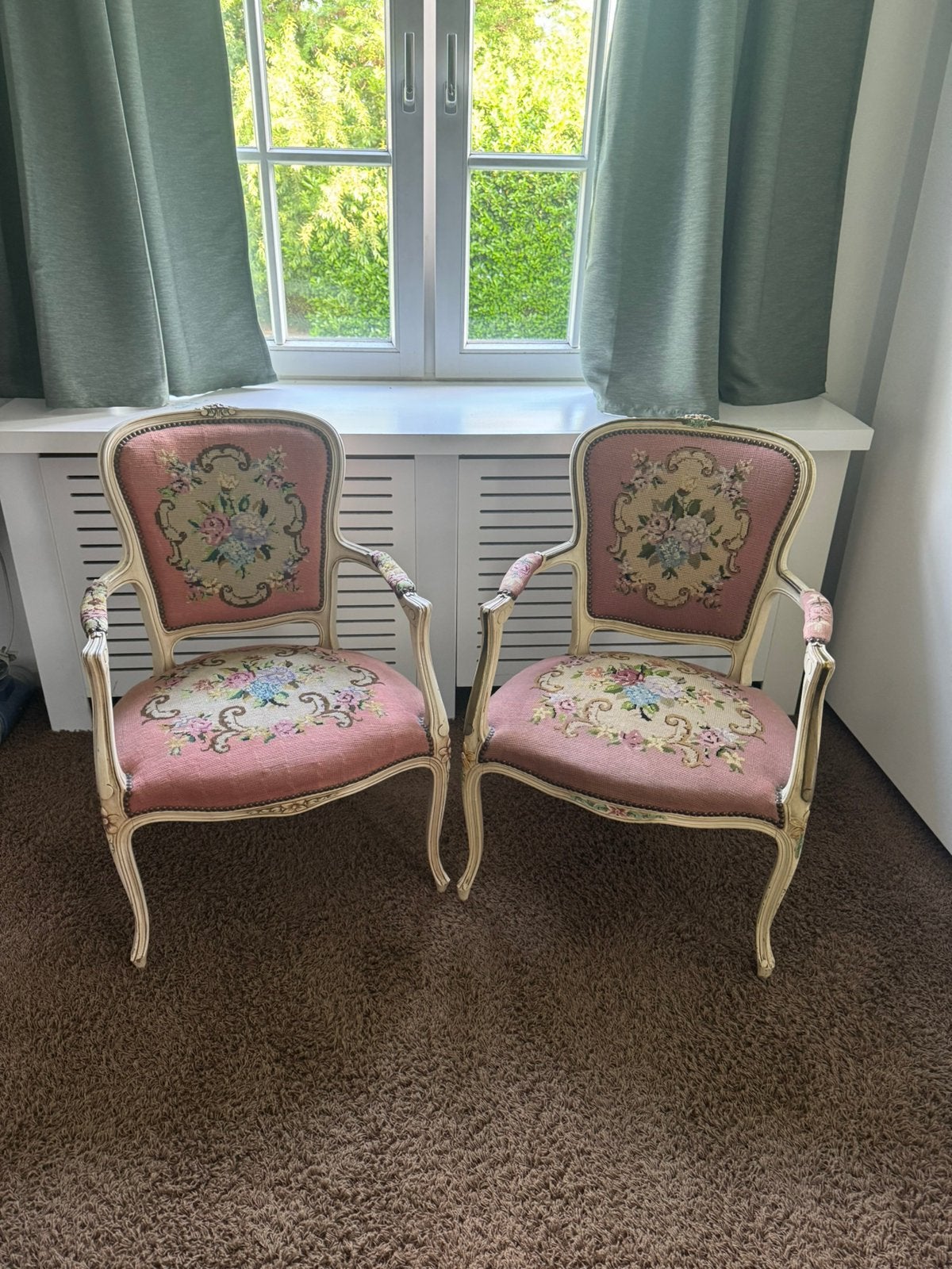 Louis XV-stijl armstoelen (bergères of cabriolet-fauteuils), Antiek en Kunst, Antiek | Meubels | Stoelen en Banken, Ophalen