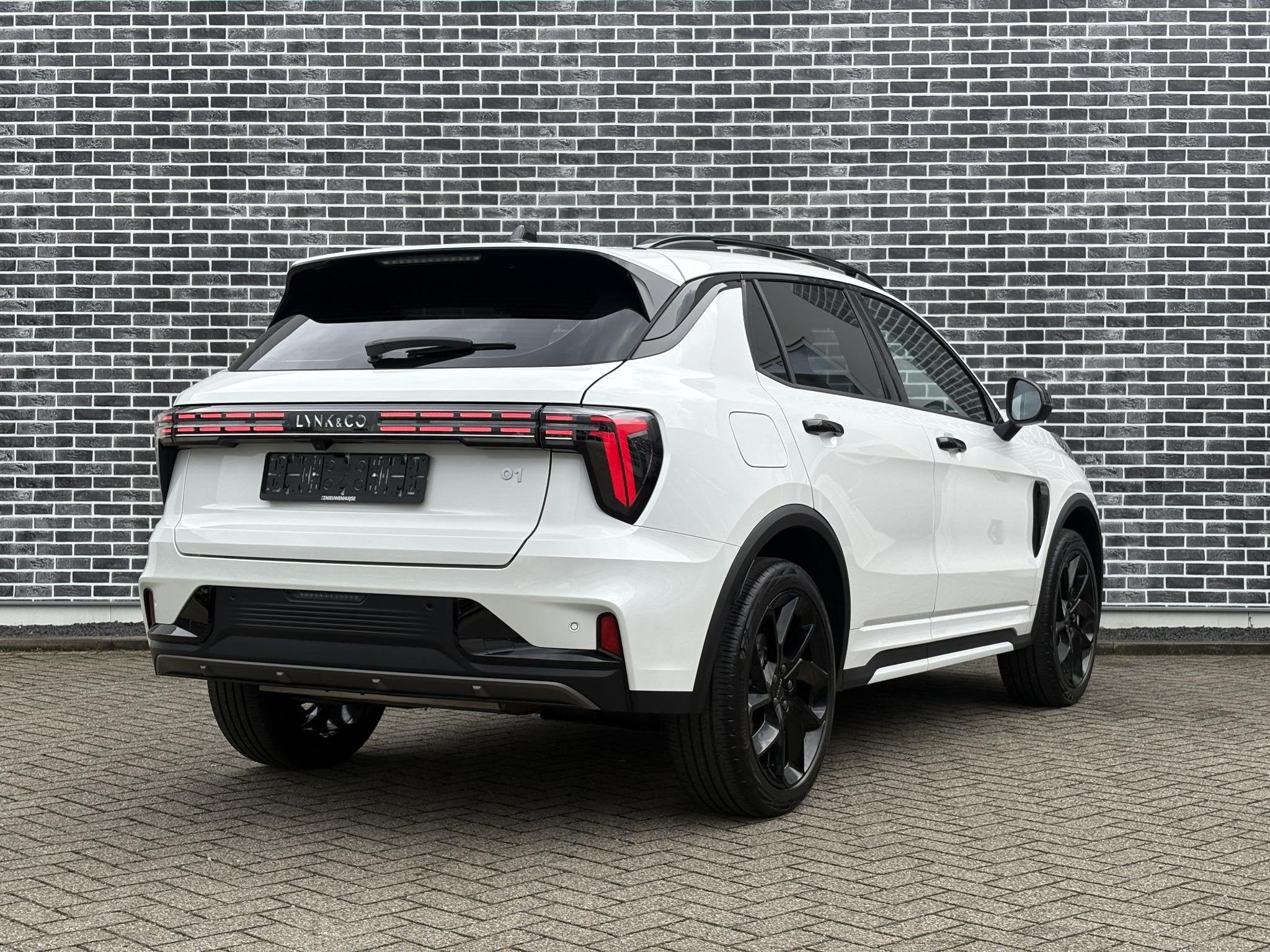 Lynk & Co 01 Plug-in Hybrid 1.5 Black Edition | PHEV | GRATI, Auto's, 4 cilinders, Alcantara, Wit, Bedrijf