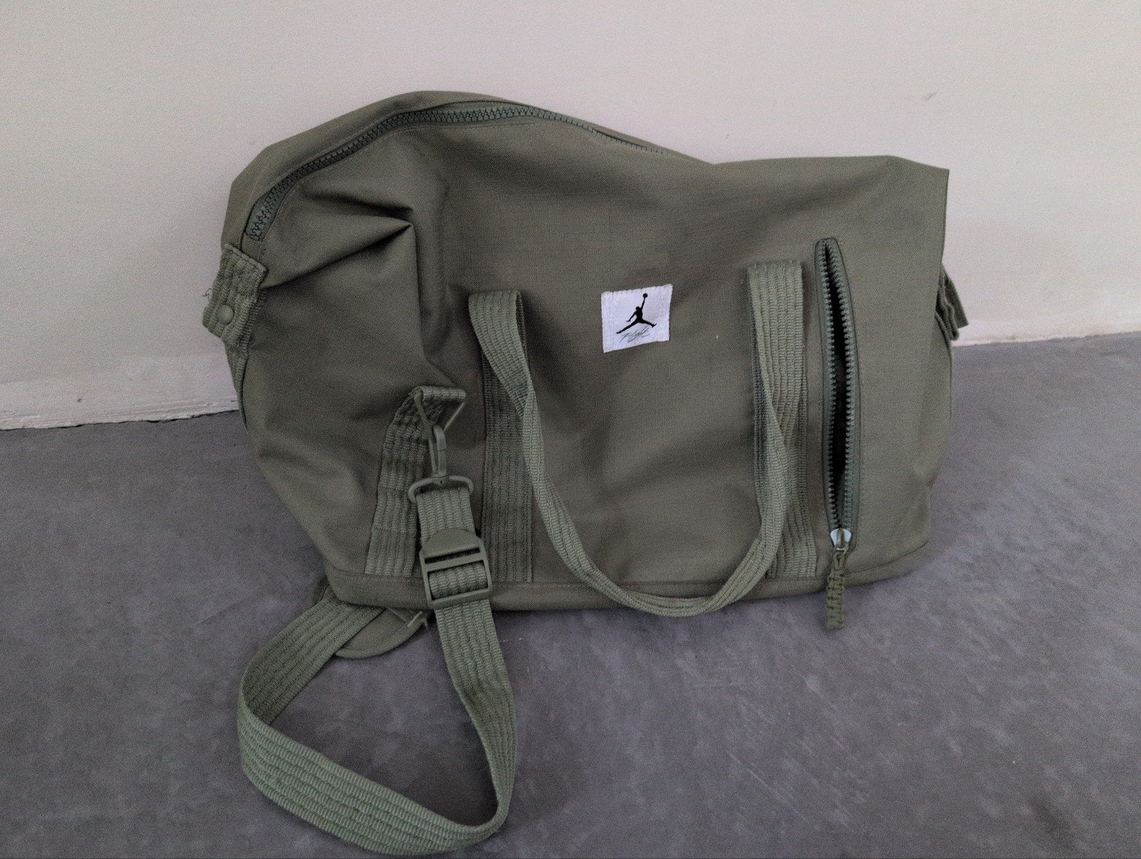 Jordan Duffle Tas - Olijfgroen, 40 tot 60 cm, 20 tot 30 cm, Ophalen of Verzenden, Zo goed als nieuw